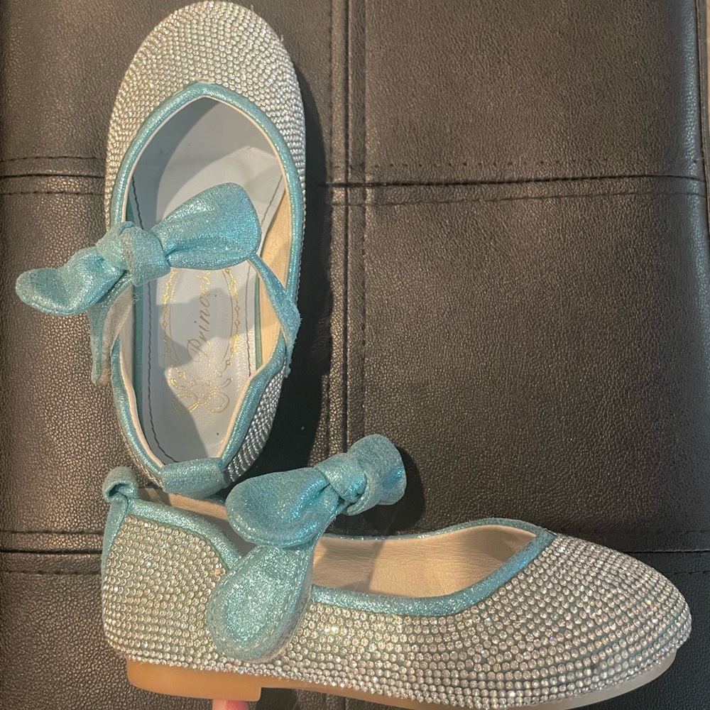 Little girl Velcro sandals size 26 toddler size